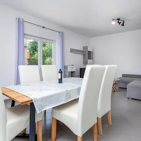 Сasa de vacaciones Beautiful In With Wifi Medulin